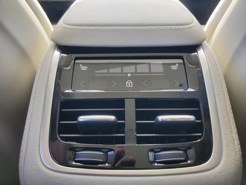 New 2026 Volvo XC90 T8 Ultra w/ Protection Package Premier AWD/4WD image 31