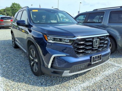 Certified 2025 Honda Pilot Touring image 12