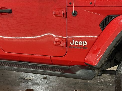 Used 2022 Jeep Gladiator Overland image 21