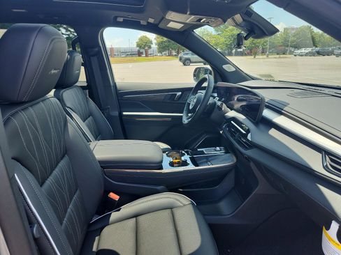 New 2025 Buick Enclave Avenir w/ Super Cruise Package image 7