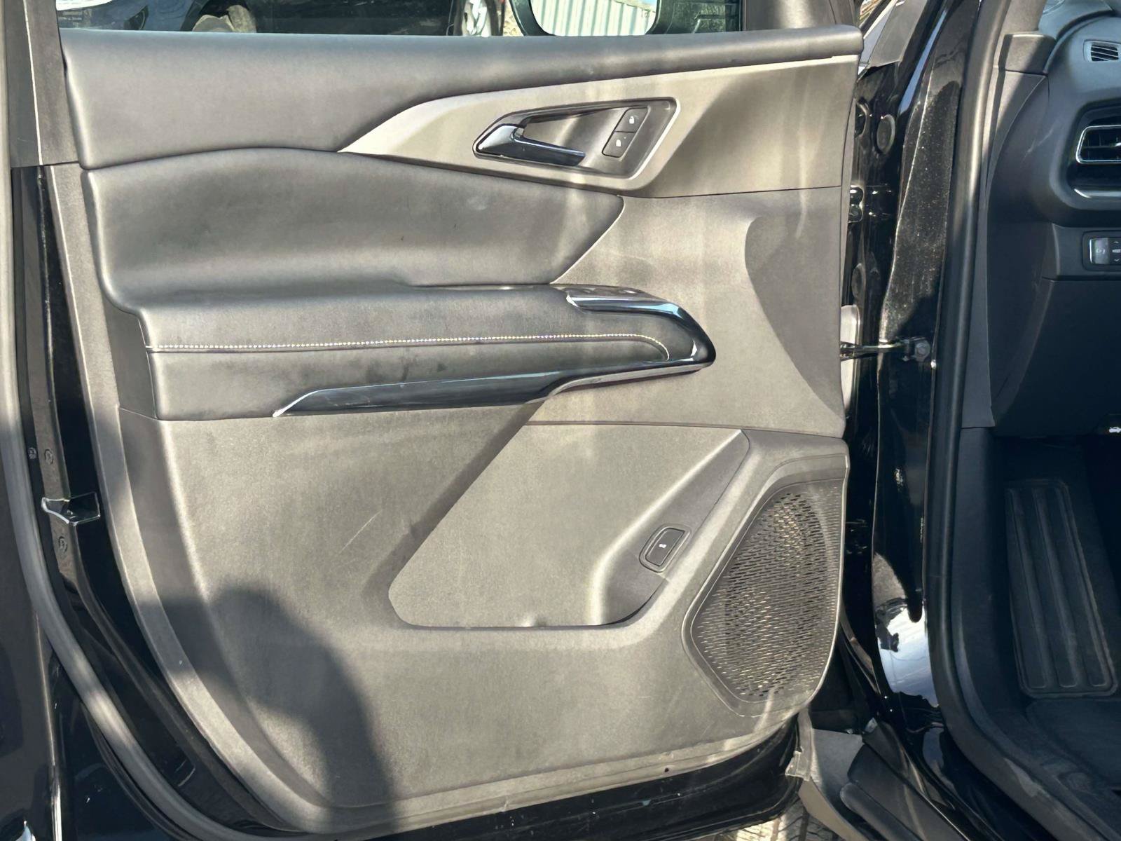 Used 2026 Chevrolet Traverse LT FWD image 15