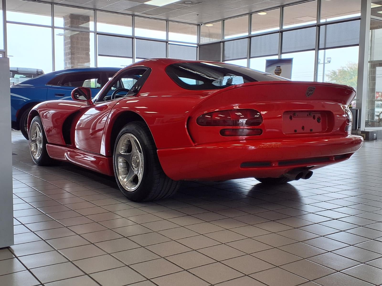 Used 1997 Dodge Viper GTS RWD image 2