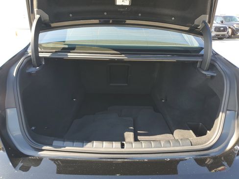 Used 2024 BMW 740i image 11