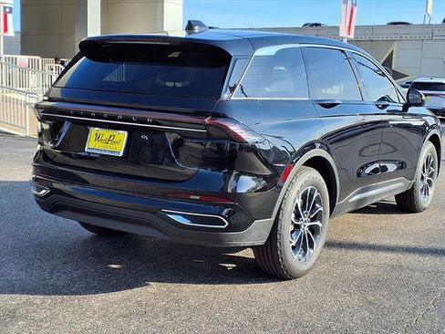 New 2026 Lincoln Nautilus Premier AWD/4WD image 2