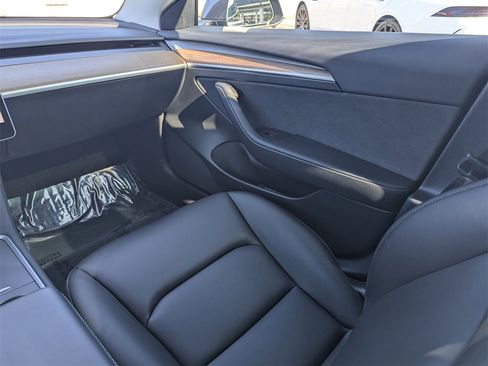Used 2023 Tesla Model 3 Standard Range image 8