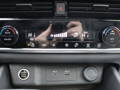 Certified 2023 Nissan Rogue SV w/ SV Premium Package image 23