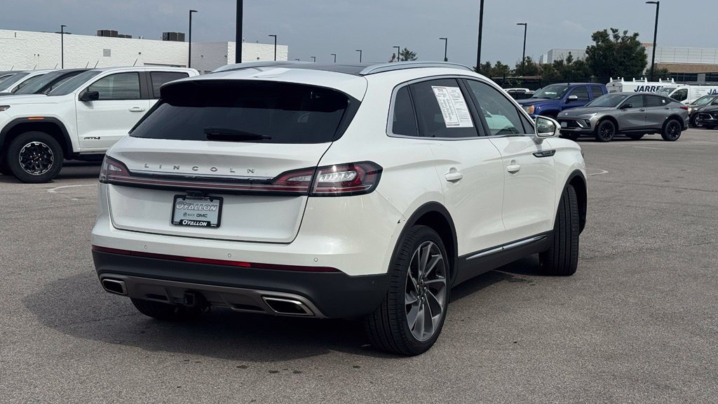 Used 2022 Lincoln Nautilus Reserve w/ Equipment Group 202A AWD/4WD image 2