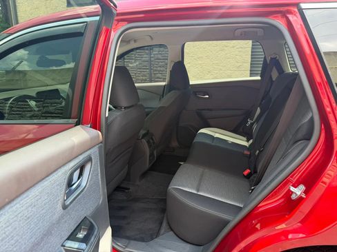 Used 2022 Nissan Rogue SV FWD image 30