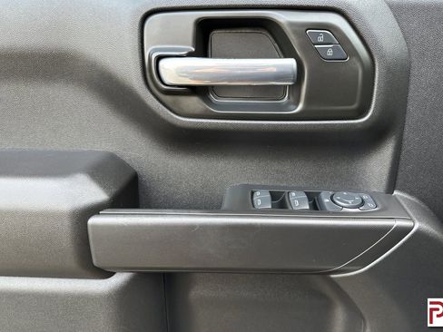 Used 2025 Chevrolet Silverado 1500 Custom image 12