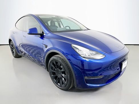 Used 2022 Tesla Model Y Long Range AWD/4WD image 3
