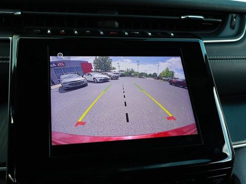 Used 2024 Jeep Grand Cherokee Altitude RWD image 18