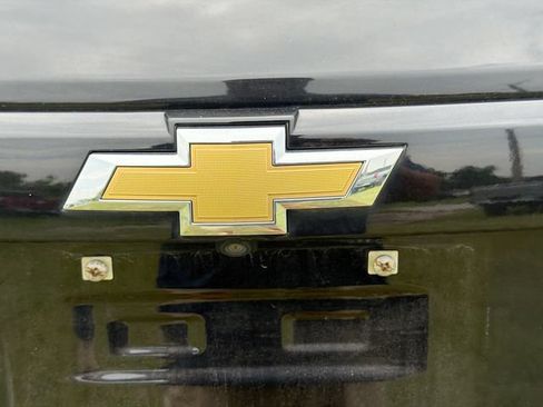 Used 2021 Chevrolet Trax LT w/ LT Convenience Package FWD image 11