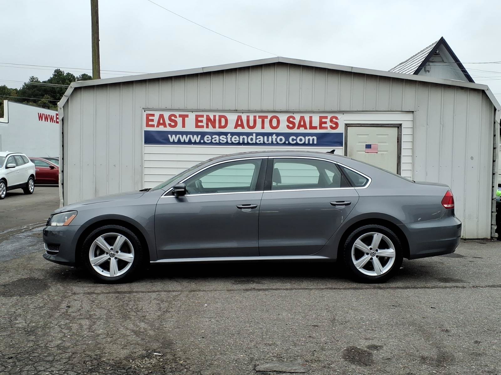 Used 2013 Volkswagen Passat 2.5 SE FWD image 2
