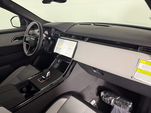 Certified 2026 Land Rover Range Rover Velar Dynamic SE AWD/4WD image 33