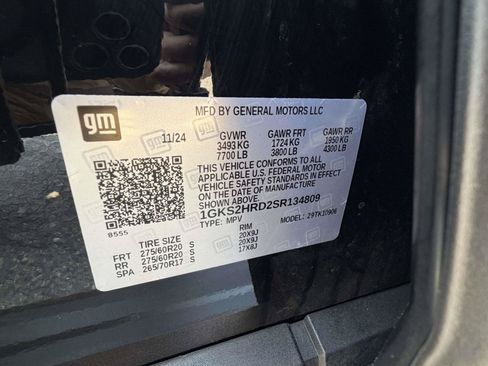 Used 2025 GMC Yukon XL AT4 w/ AT4 Premium Package AWD/4WD image 38
