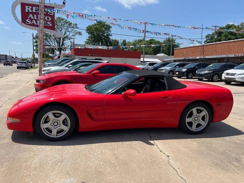 Used 1998 Chevrolet Corvette Convertible w/ Memory Pkg RWD image 9