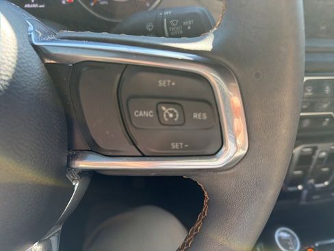 Used 2023 Jeep Gladiator Overland image 23