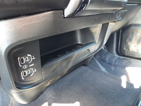 Used 2024 RAM 2500 Big Horn w/ Safety Group image 33