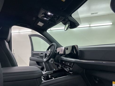 New 2026 Chevrolet Suburban LT w/ Comfort Package image 16