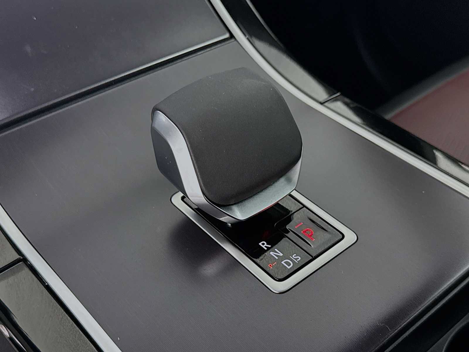 Used 2026 Land Rover Range Rover Velar Autobiography AWD/4WD image 17