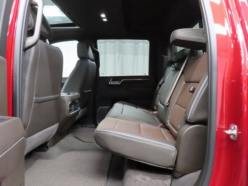 Used 2024 GMC Sierra 2500 Denali image 10