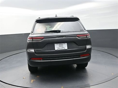 New 2025 Jeep Grand Cherokee Altitude image 6