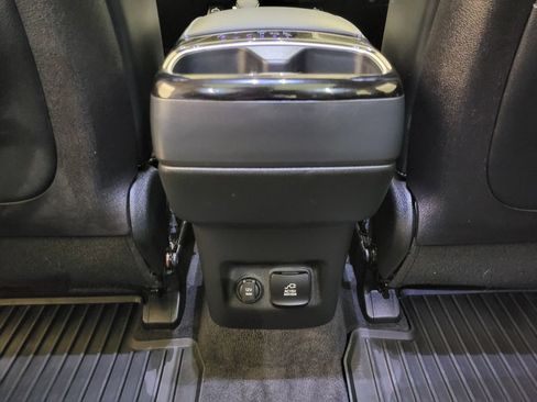 Used 2024 Kia Telluride SX Prestige w/ Towing Package image 49