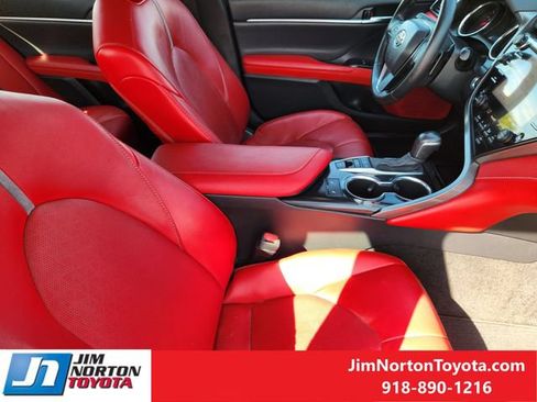 Used 2020 Toyota Camry XSE FWD image 15