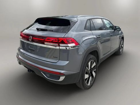 Used 2025 Volkswagen Atlas Cross Sport SE AWD/4WD image 7