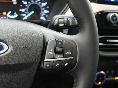 Used 2022 Ford Escape SE w/ SE Sport Appearance Package FWD image 9