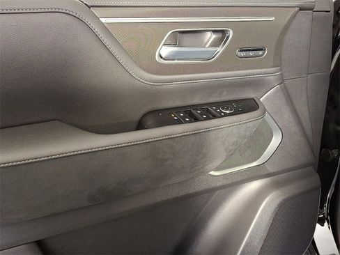 New 2026 INFINITI QX80 Luxe image 10