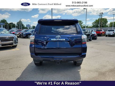 Used 2018 Toyota 4Runner SR5 AWD/4WD image 4