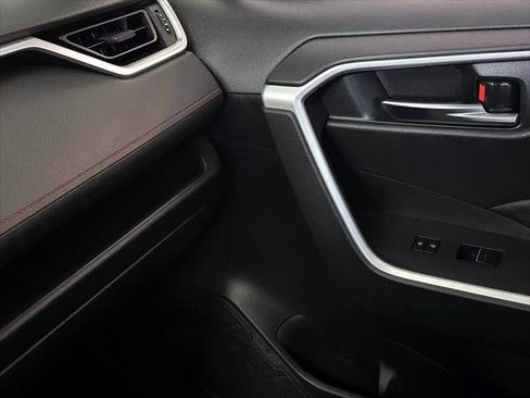 Certified 2023 Toyota RAV4 SE image 33