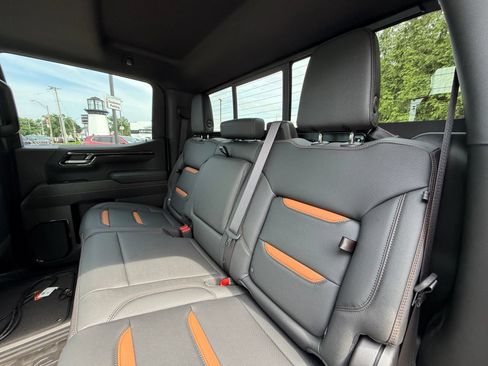 New 2026 GMC Sierra 1500 AT4 w/ AT4 Premium Package AWD/4WD image 24