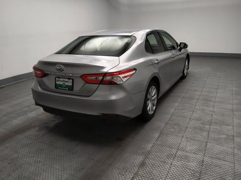 Used 2018 Toyota Camry LE image 9
