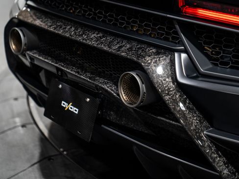 Used 2018 Lamborghini Huracan Performante image 21