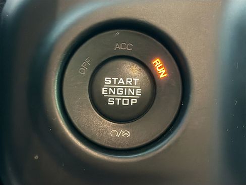 Used 2021 Jeep Gladiator Willys image 31