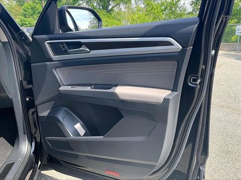 Used 2023 Volkswagen Atlas SE w/ Panoramic Sunroof Package AWD/4WD image 11