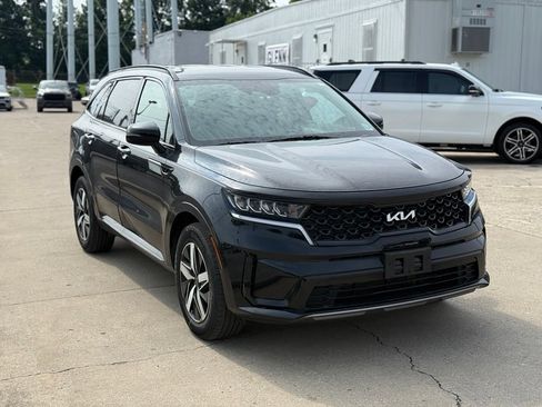 Used 2022 Kia Sorento S FWD image 4