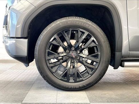 Used 2022 GMC Sierra 1500 Denali w/ Denali Reserve Package AWD/4WD image 8