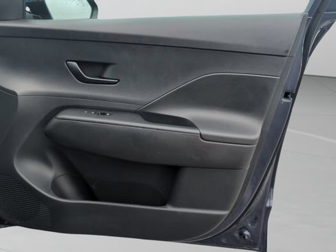 Used 2025 Hyundai Kona SEL FWD image 39