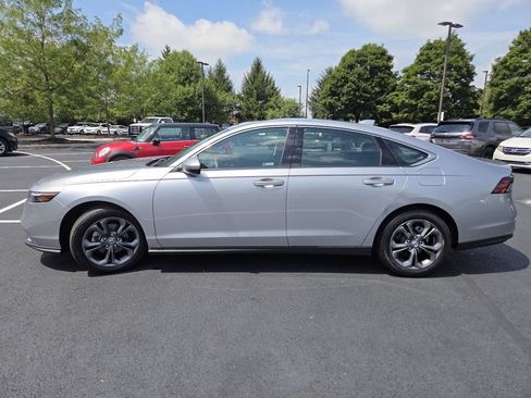 Certified 2023 Honda Accord EX image 17
