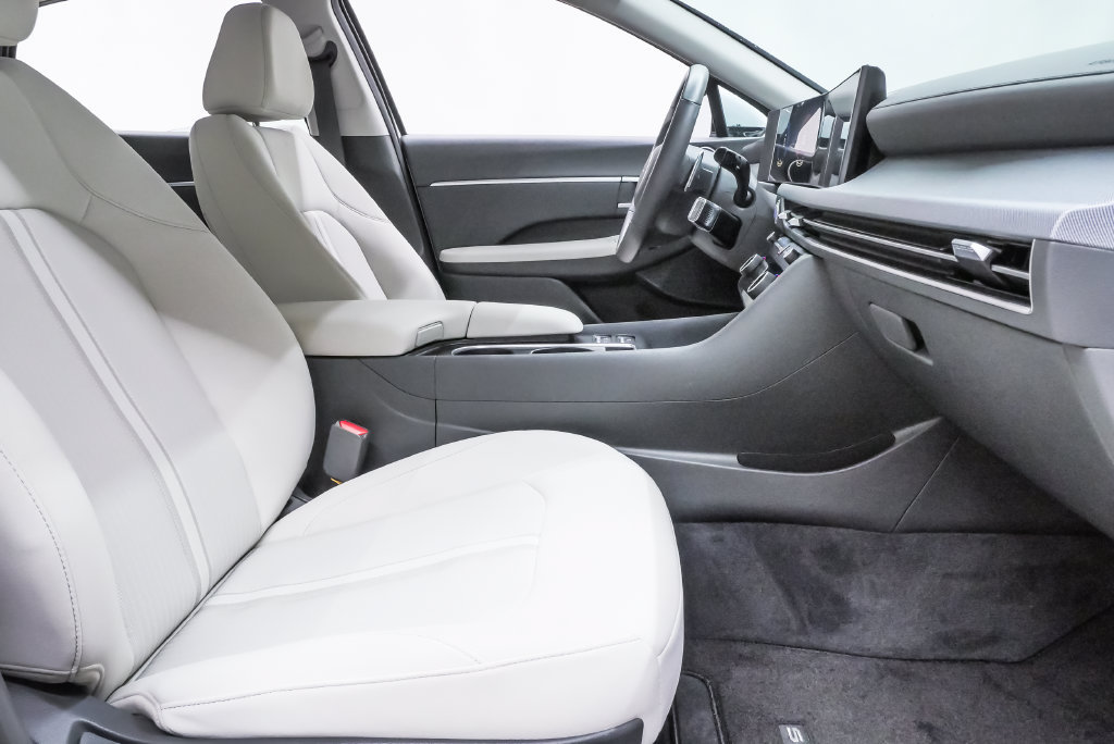 Used 2026 Hyundai Sonata SEL FWD image 13