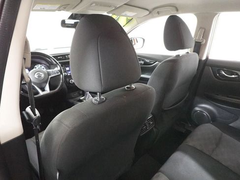 Used 2021 Nissan Rogue Sport SV image 24