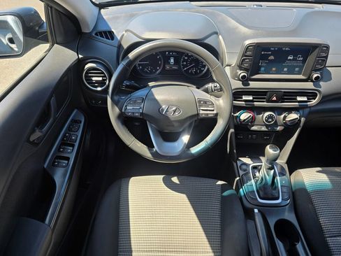 Used 2018 Hyundai Kona SEL FWD image 2