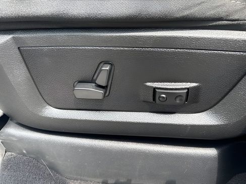 Used 2023 RAM 2500 Big Horn w/ Level 1 Equipment Group image 10