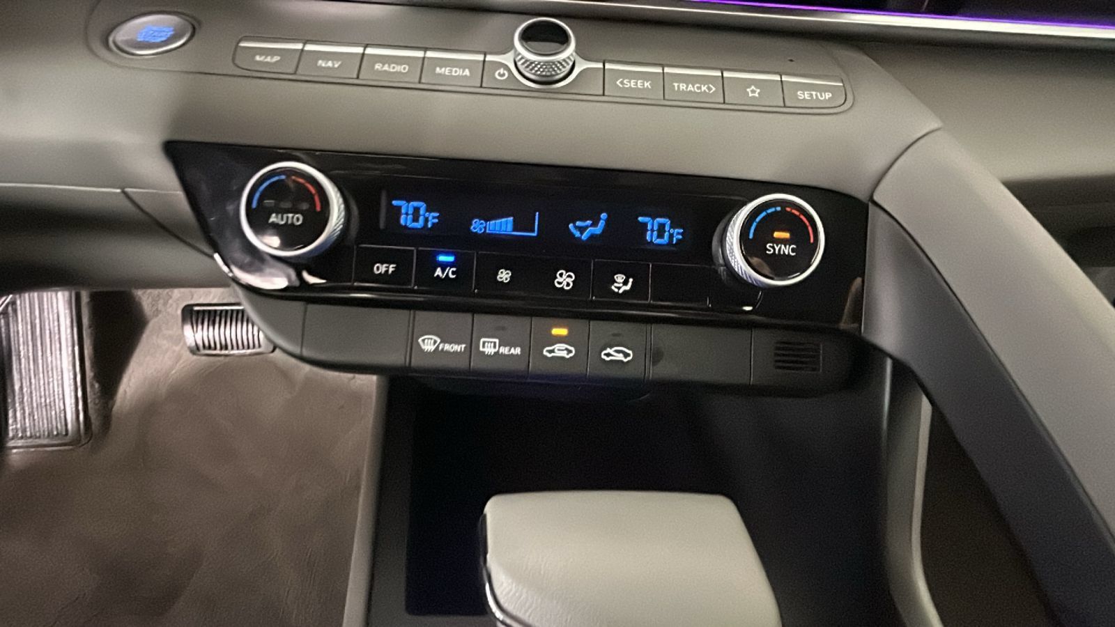 Certified 2024 Hyundai Elantra SEL FWD image 27