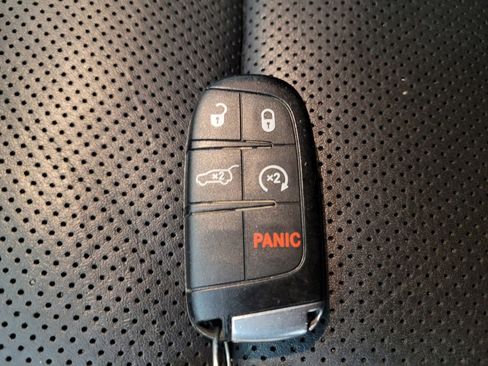 Used 2020 Jeep Grand Cherokee Summit image 32