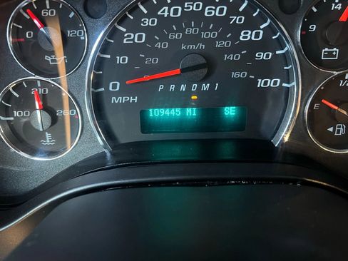 Used 2021 Chevrolet Express 3500 w/ Driver Convenience Package RWD image 15