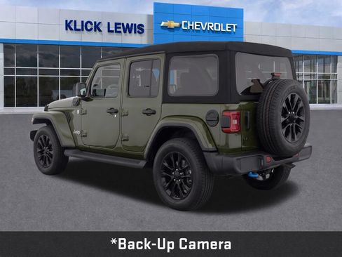 Used 2023 Jeep Wrangler Unlimited Sahara w/ Cold Weather Group AWD/4WD image 5
